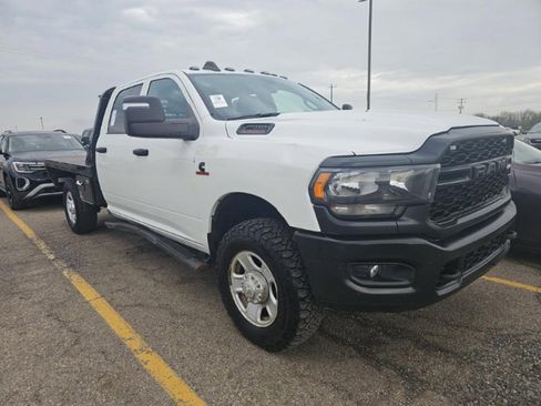 Used 2024 RAM 2500 Tradesman w/ Snow Chief Group AWD/4WD image 4