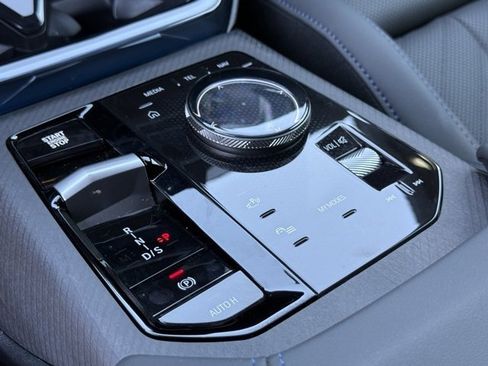 Used 2025 BMW X3 xDrive30i w/ Premium Package image 28