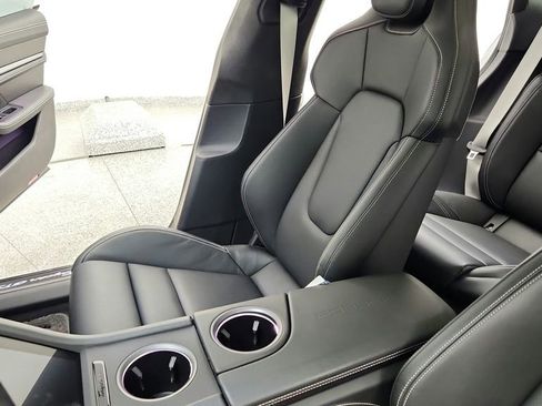 Used 2023 Porsche Taycan GTS image 16