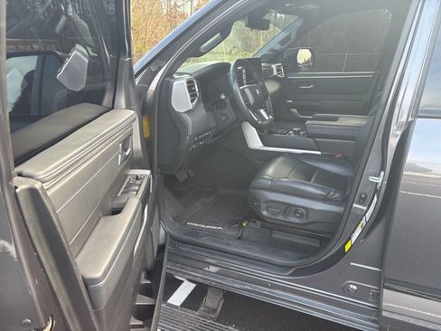 Used 2023 Toyota Sequoia Platinum image 10