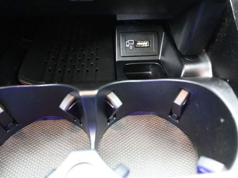 Used 2019 Mercedes-Benz E 300 image 4