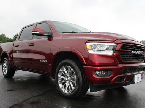 Used 2022 RAM 1500 Laramie AWD/4WD image 5