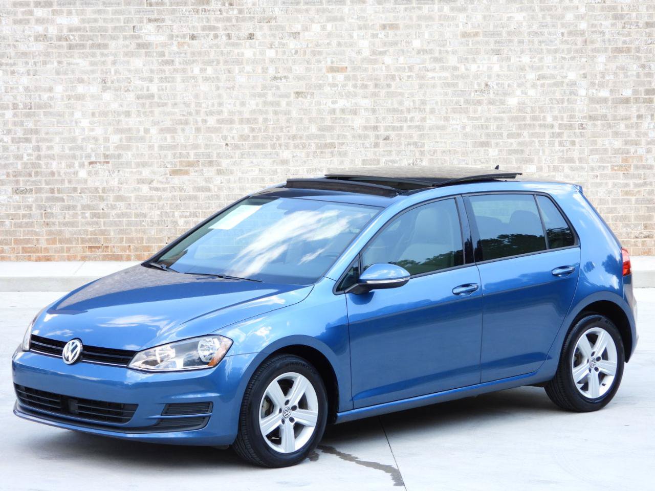 Used 2017 Volkswagen Golf Wolfsburg Edition FWD image 26