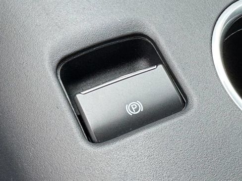 Used 2024 Ford Mustang Coupe RWD image 28
