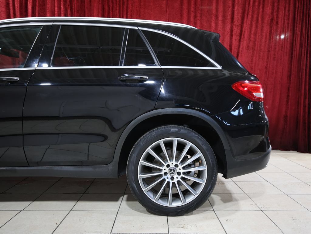 Used 2019 Mercedes-Benz GLC 300 image 6