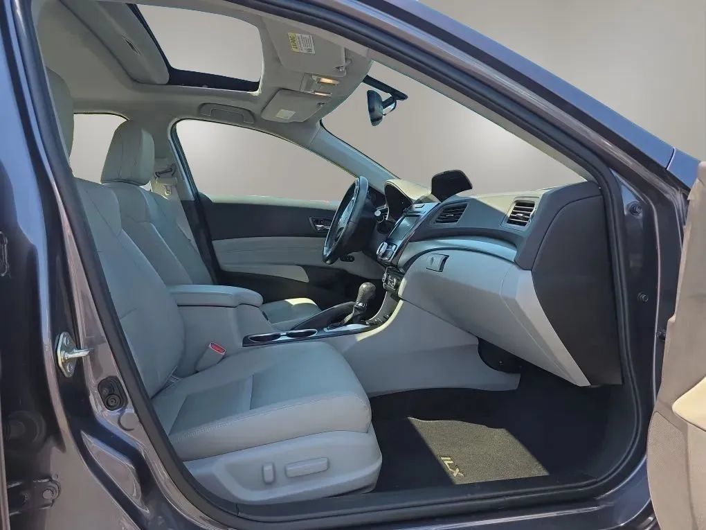 Used 2017 Acura ILX FWD image 44