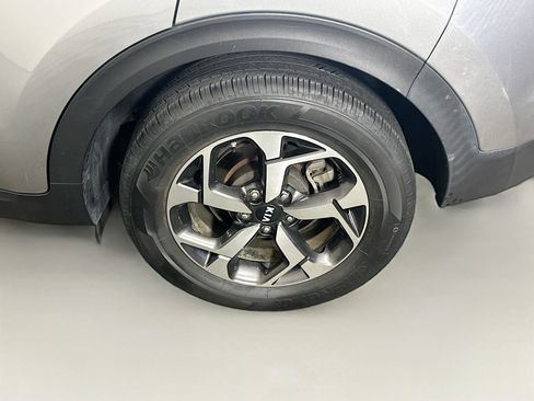 Used 2022 Kia Sportage LX image 11