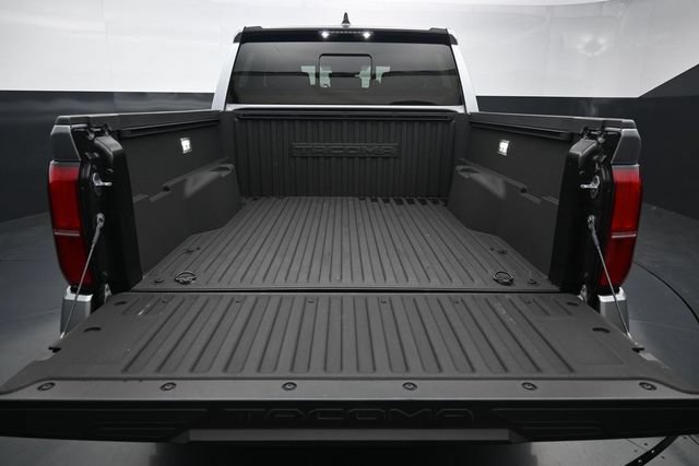 Used 2024 Toyota Tacoma SR5 AWD/4WD image 9