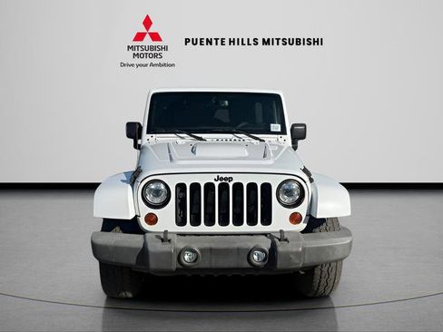 Used 2018 Jeep Wrangler Unlimited Sahara image 2