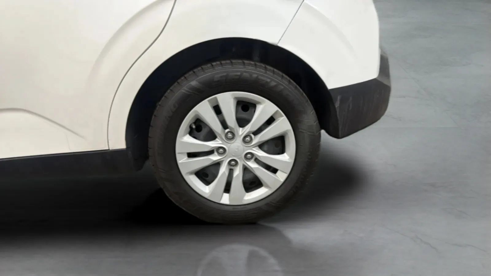 Used 2023 Kia Soul LX FWD image 27