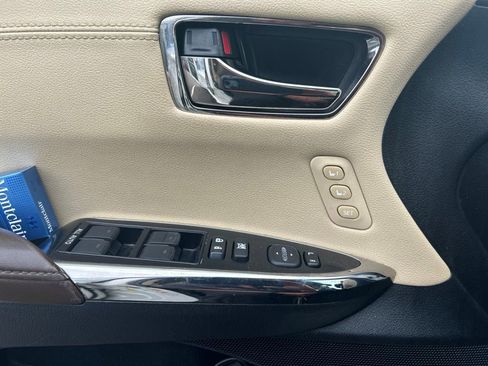 Used 2018 Toyota Avalon XLE Premium w/ Carpet Mat Package FWD image 10