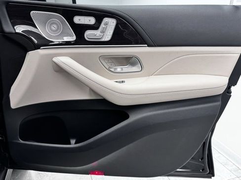 Used 2023 Mercedes-Benz GLS 450 4MATIC image 38