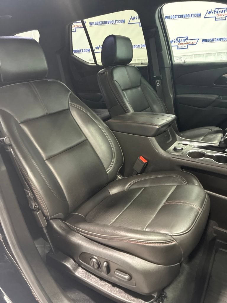 Used 2022 Chevrolet Traverse RS w/ LPO, Floor Liner Package FWD image 47
