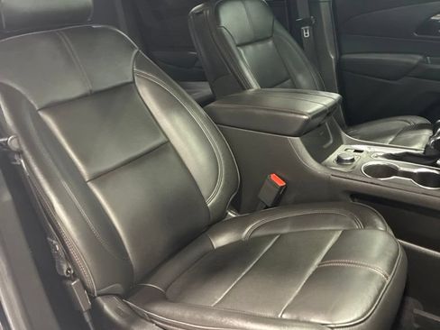 Used 2022 Chevrolet Traverse RS w/ LPO, Floor Liner Package FWD image 47