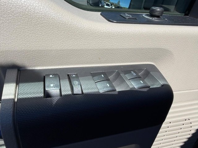 Used 2010 Ford F250 4x4 Crew Cab Super Duty image 17