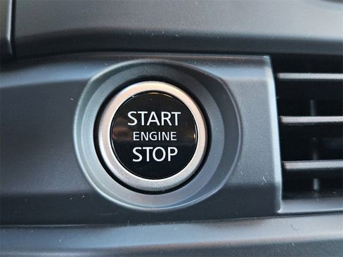 Certified 2024 Nissan Pathfinder S image 23