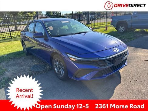Used 2024 Hyundai Elantra SEL FWD image 1