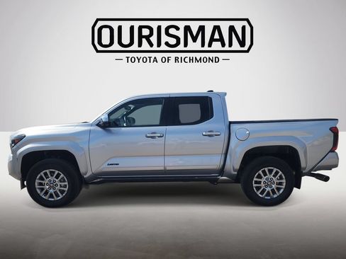 Used 2025 Toyota Tacoma Limited AWD/4WD image 4