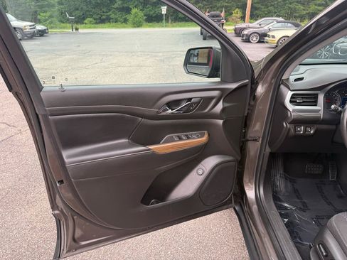 Used 2020 GMC Acadia SLE w/ Driver Convenience Package AWD/4WD image 26