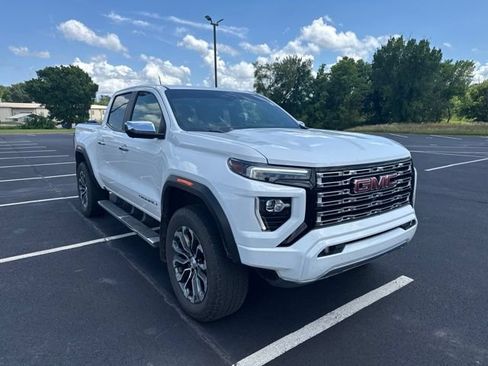 Used 2025 GMC Canyon Denali AWD/4WD image 1
