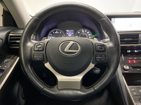 Used 2017 Lexus IS 300 AWD image 15