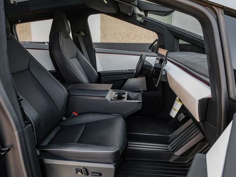 Used 2024 Tesla Cybertruck Cyberbeast image 45