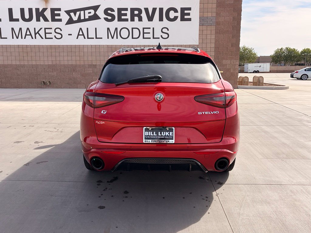 Used 2023 Alfa Romeo Stelvio Veloce AWD/4WD image 5