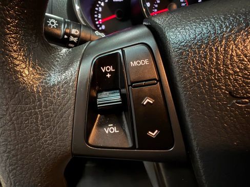 Used 2012 Kia Sorento FWD image 11