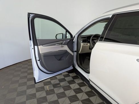 New 2025 Cadillac XT5 Premium Luxury w/ LPO, Floor Liner Package image 15