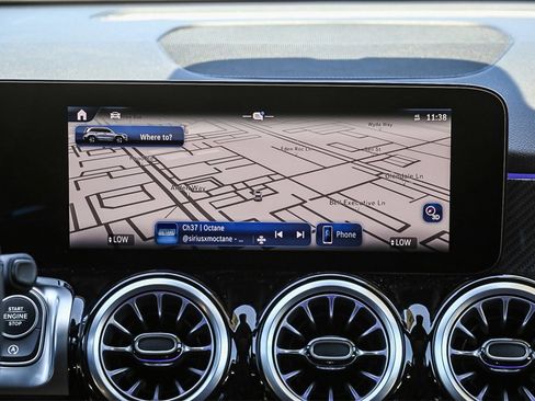 Used 2024 Mercedes-Benz GLB 250 image 13