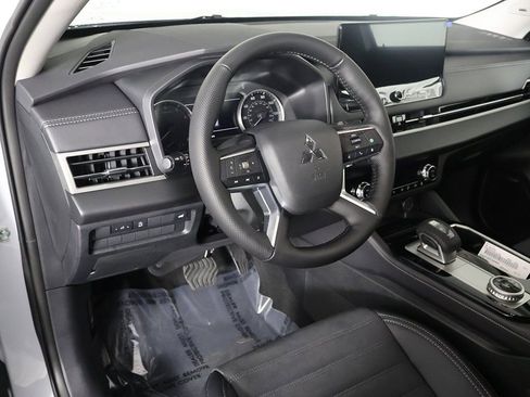 New 2026 Mitsubishi Outlander SE FWD image 29
