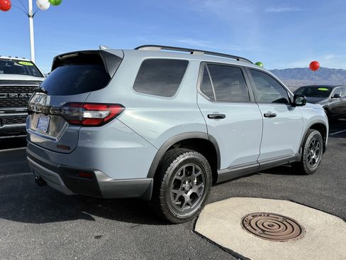 Certified 2024 Honda Pilot TrailSport image 5