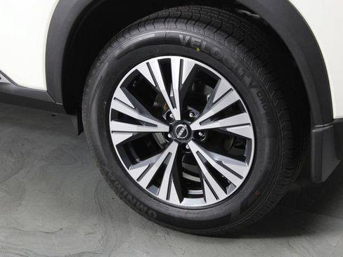 Certified 2023 Nissan Rogue SV FWD image 15