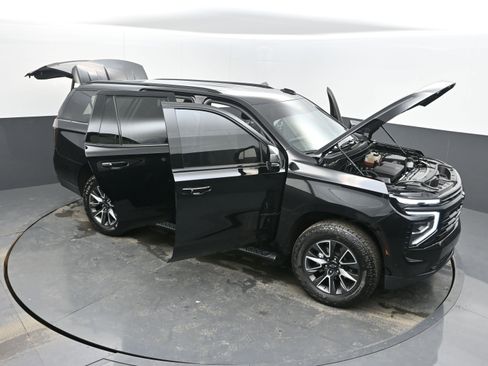 Used 2025 Chevrolet Tahoe RST w/ Comfort Package image 39