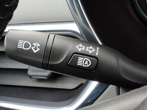 Used 2019 Chevrolet Equinox LT w/ Driver Convenience Package image 25