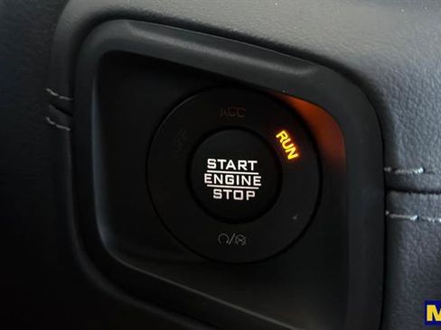 Used 2025 Jeep Gladiator Rubicon AWD/4WD image 28