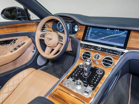Used 2021 Bentley Continental GT AWD/4WD image 25