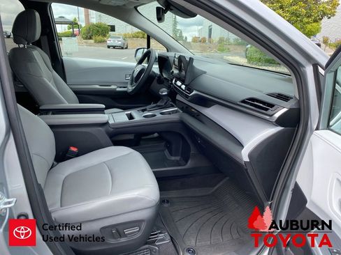 Certified 2025 Toyota Sienna XLE AWD/4WD image 14