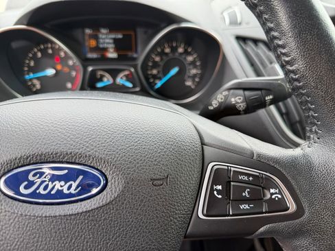 Used 2018 Ford Escape Titanium w/ Ford Safe & Smart Package image 18