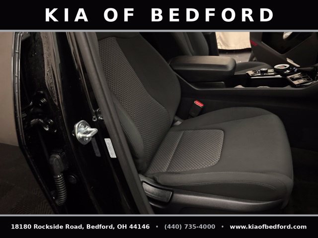 Certified 2025 Kia Sportage LX FWD image 25