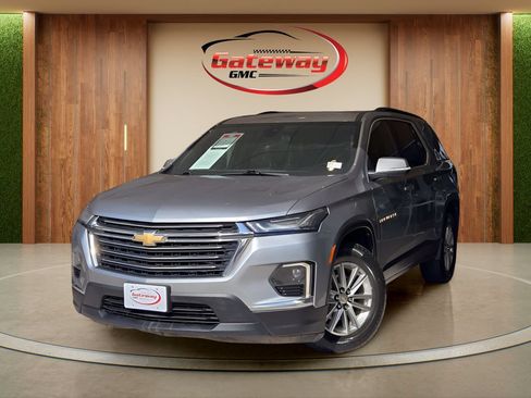 Used 2023 Chevrolet Traverse LT AWD/4WD image 1