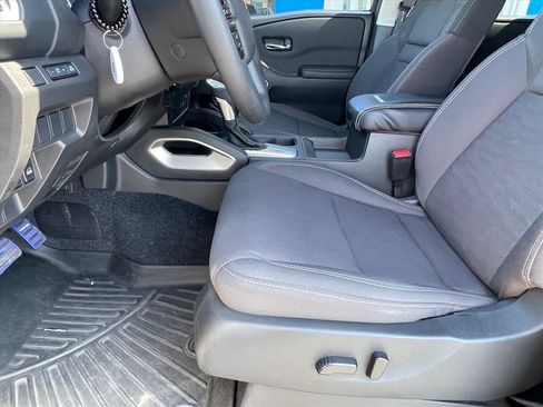 Used 2024 Nissan Frontier SV AWD/4WD image 22