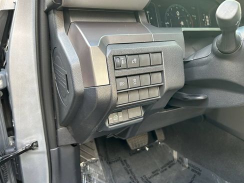 Used 2025 Toyota Tacoma SR5 AWD/4WD image 19