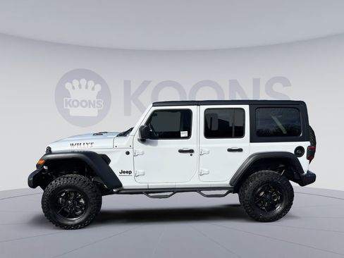Used 2024 Jeep Wrangler Willys image 2