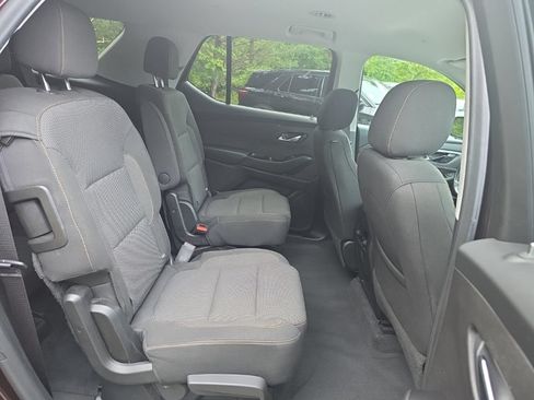 Used 2020 Chevrolet Traverse LT FWD image 17