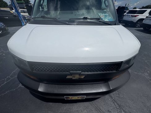 Used 2021 Chevrolet Express 2500 RWD image 10
