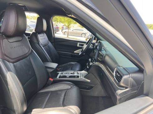 Used 2022 Ford Explorer Platinum w/ Technology Package AWD/4WD image 33