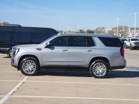 Used 2025 GMC Yukon Elevation image 13