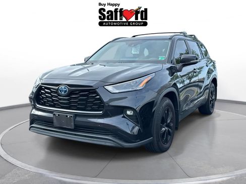 Used 2024 Toyota Highlander XLE AWD/4WD image 11