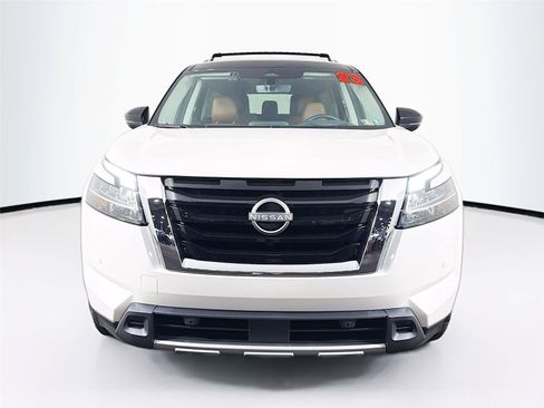 Used 2023 Nissan Pathfinder Platinum AWD/4WD image 6